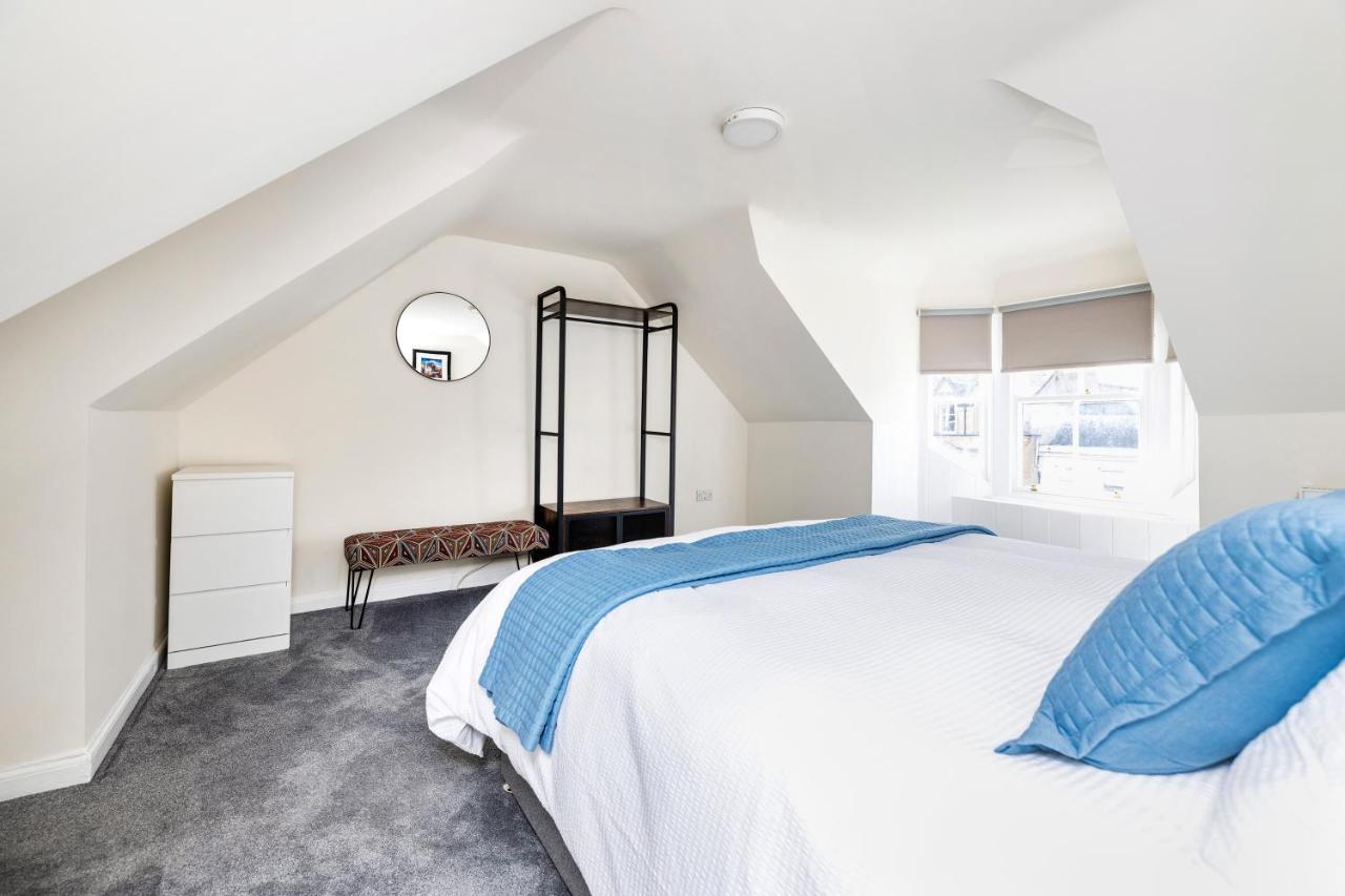 2 Bedroom Apartment On Peebles High Street Екстер'єр фото