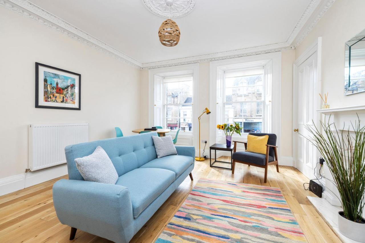 2 Bedroom Apartment On Peebles High Street Екстер'єр фото